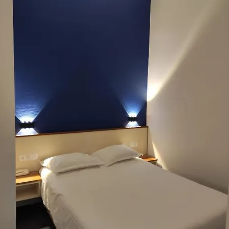 Hotell Des Lices - Angers