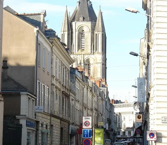 Hotell Des Lices - Angers